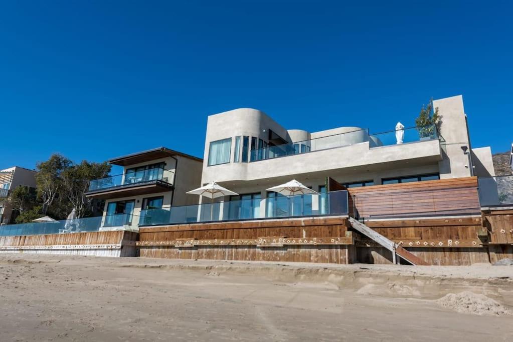 Malibu Sand Carbon Beach Suites 외부 사진