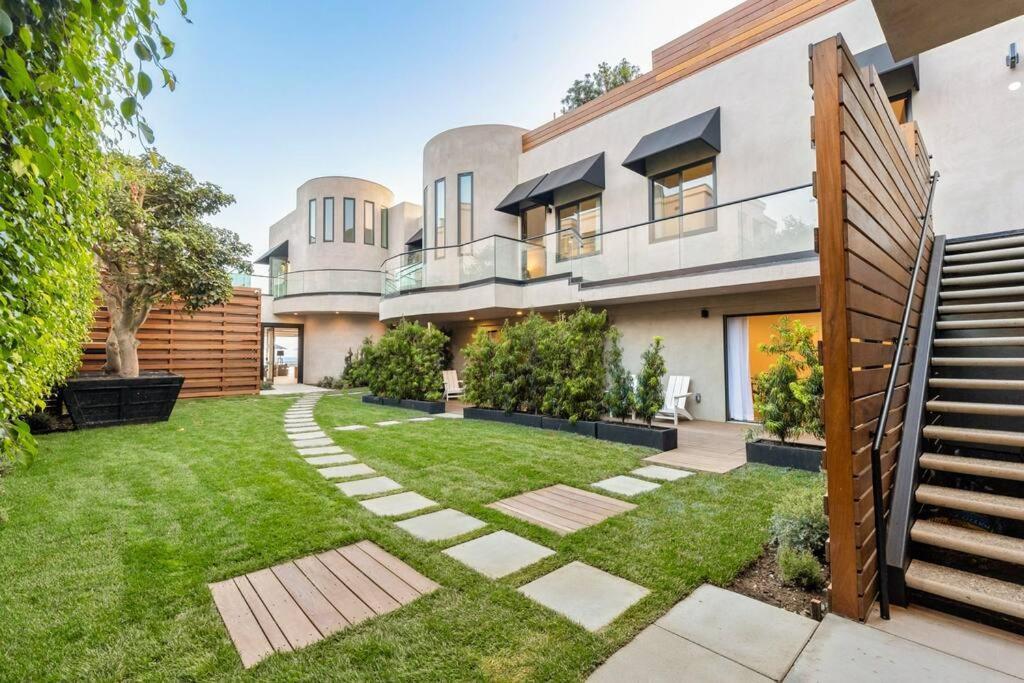 Malibu Sand Carbon Beach Suites 외부 사진