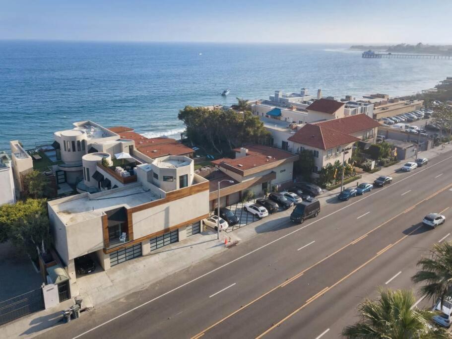 Malibu Sand Carbon Beach Suites 외부 사진