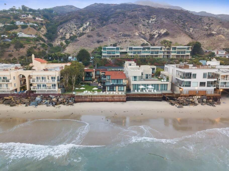Malibu Sand Carbon Beach Suites 외부 사진