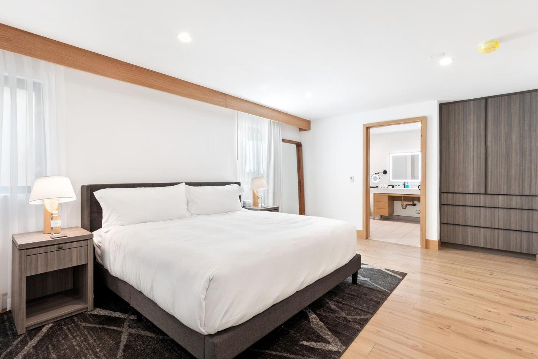 Malibu Sand Carbon Beach Suites 외부 사진