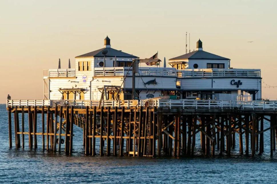 Malibu Sand Carbon Beach Suites 외부 사진