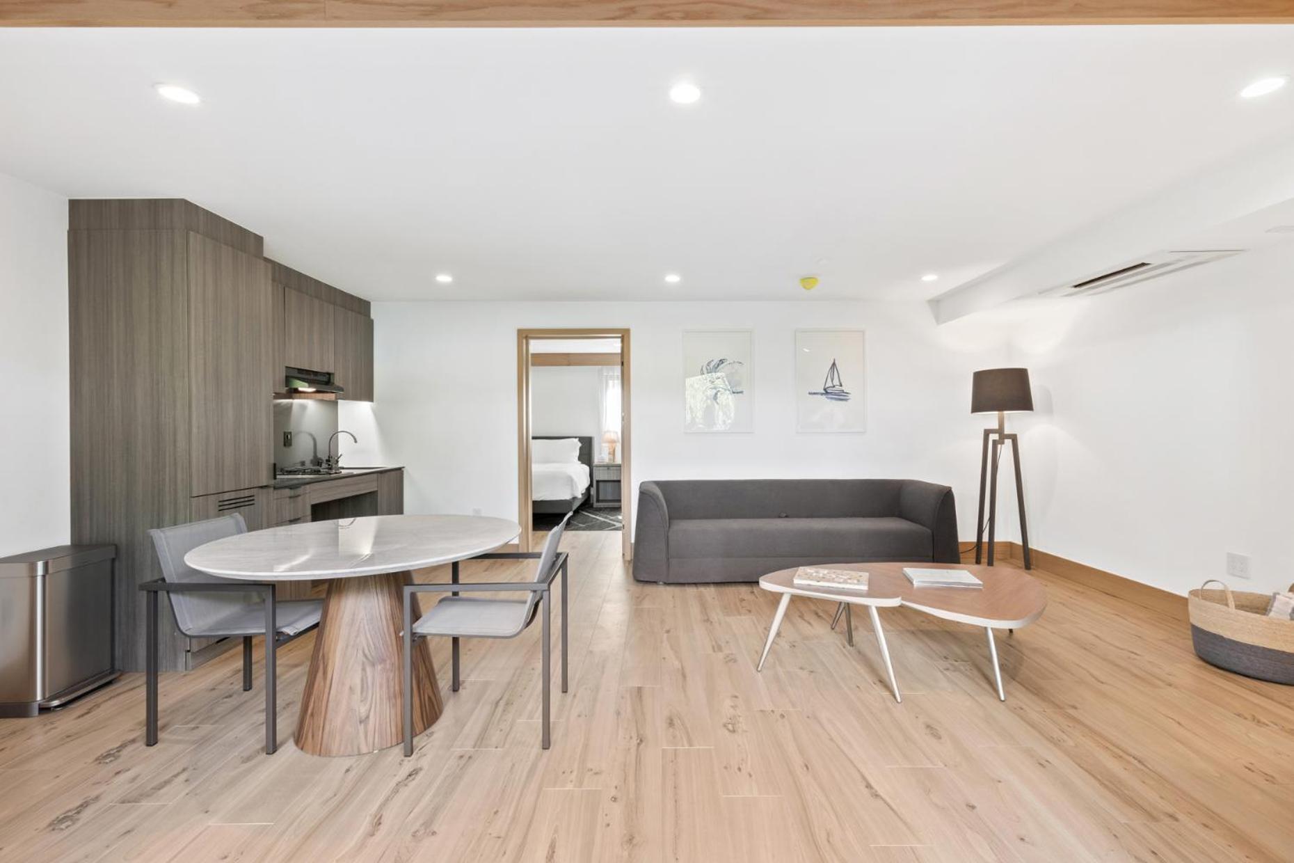 Malibu Sand Carbon Beach Suites 외부 사진