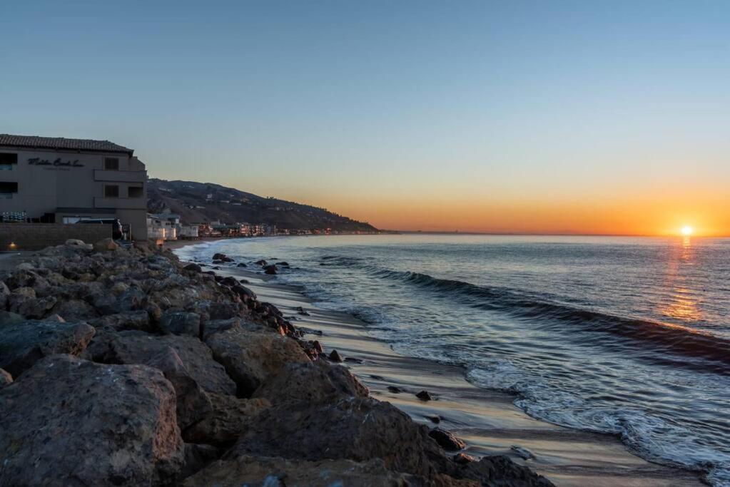 Malibu Sand Carbon Beach Suites 외부 사진