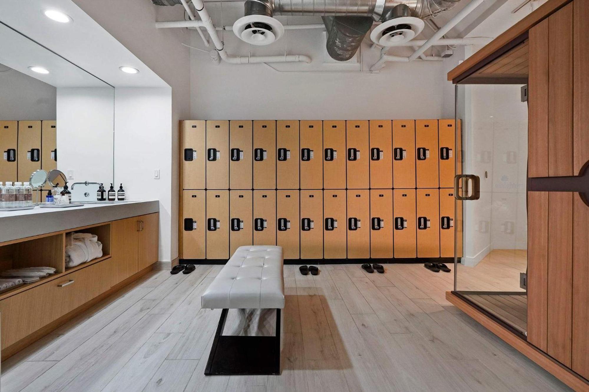 Malibu Sand Carbon Beach Suites 외부 사진