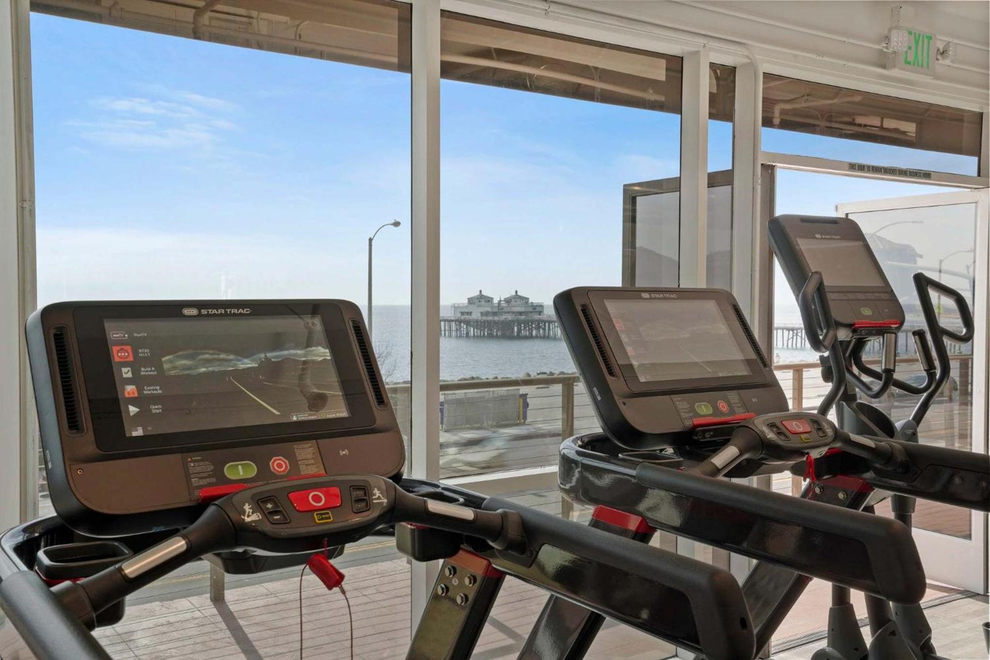 Malibu Sand Carbon Beach Suites 외부 사진
